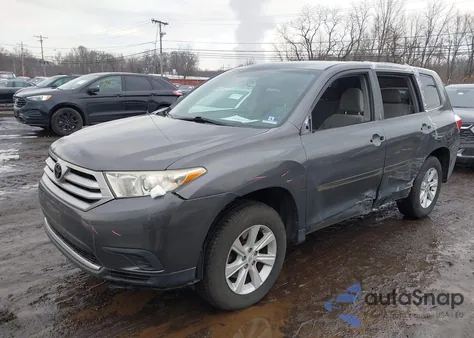 2011 Toyota Highlander Base V6 из США, поврежденный, VIN 5TDBK3EH2BS072529
